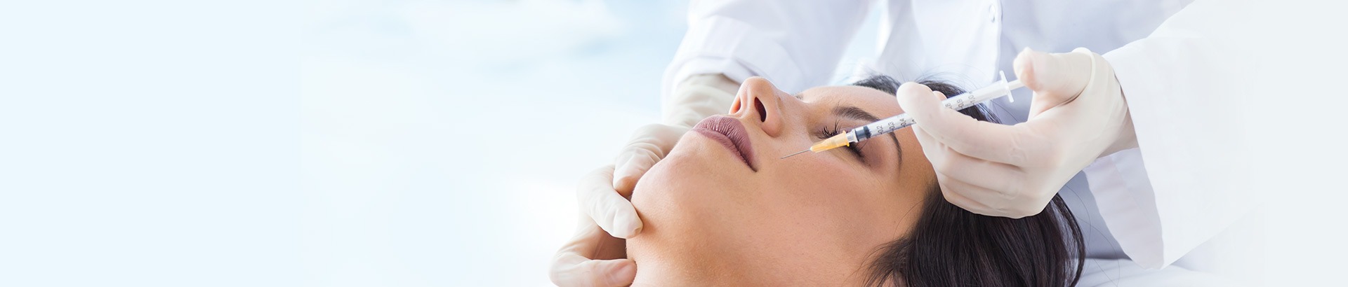 Doctor administering PRP injection into the scalp for hair growth and restoration at DHL Skin Centre in Vijay Nagar Indore